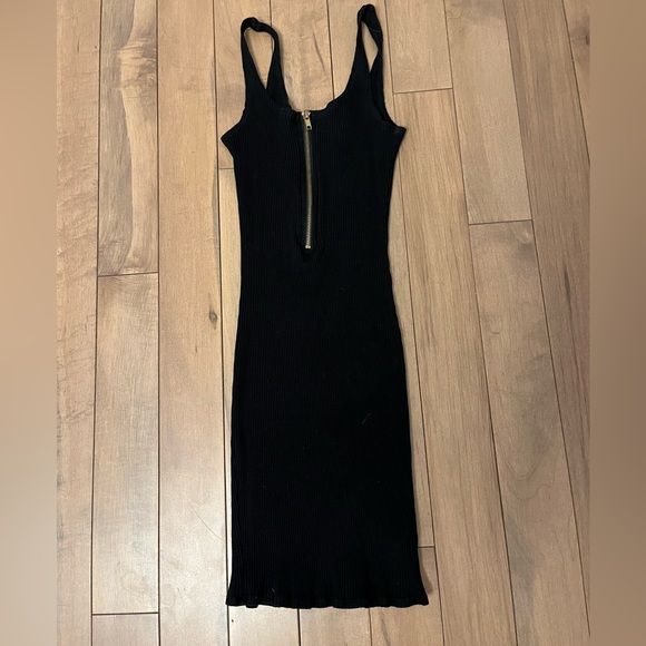 Robe noir small - Picture 1 of 2